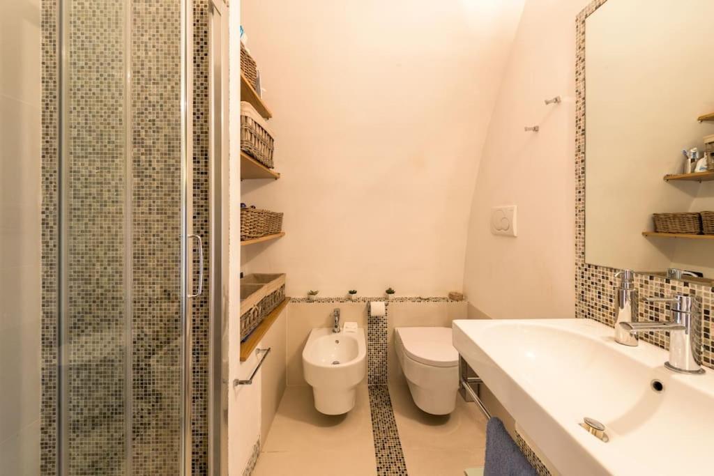 Traditional Apartment In Old City Bari Exterior photo