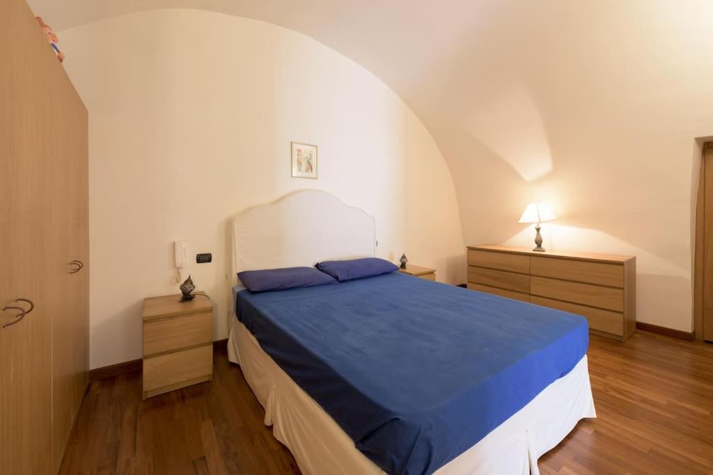 Traditional Apartment In Old City Bari Exterior photo