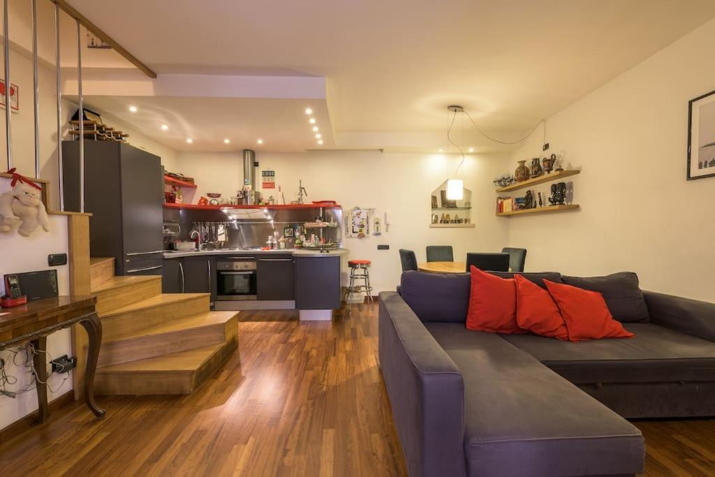 Traditional Apartment In Old City Bari Exterior photo