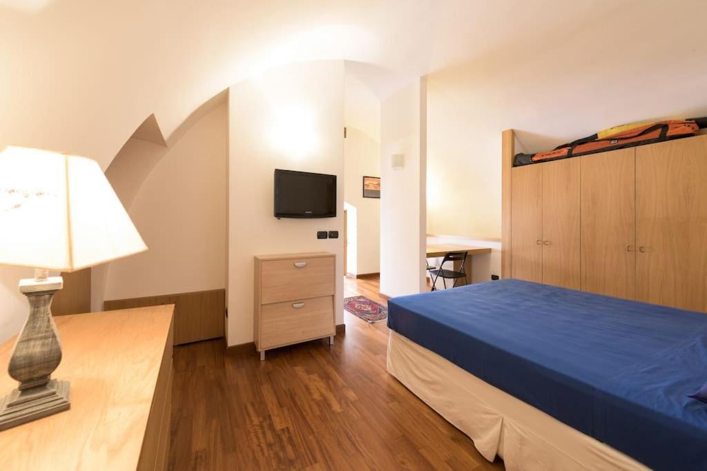 Traditional Apartment In Old City Bari Exterior photo
