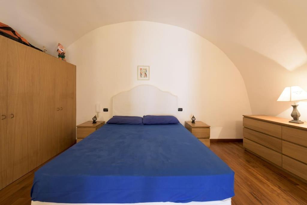 Traditional Apartment In Old City Bari Exterior photo
