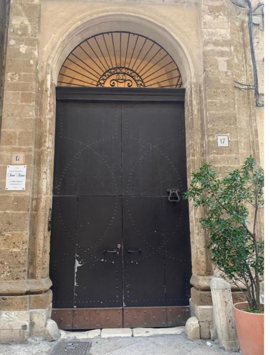 Traditional Apartment In Old City Bari Exterior photo